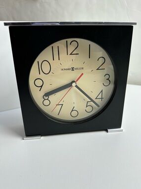 Vintage Howard Miller Maxim Retired Table Clock 645-646 Black & Silver MCM